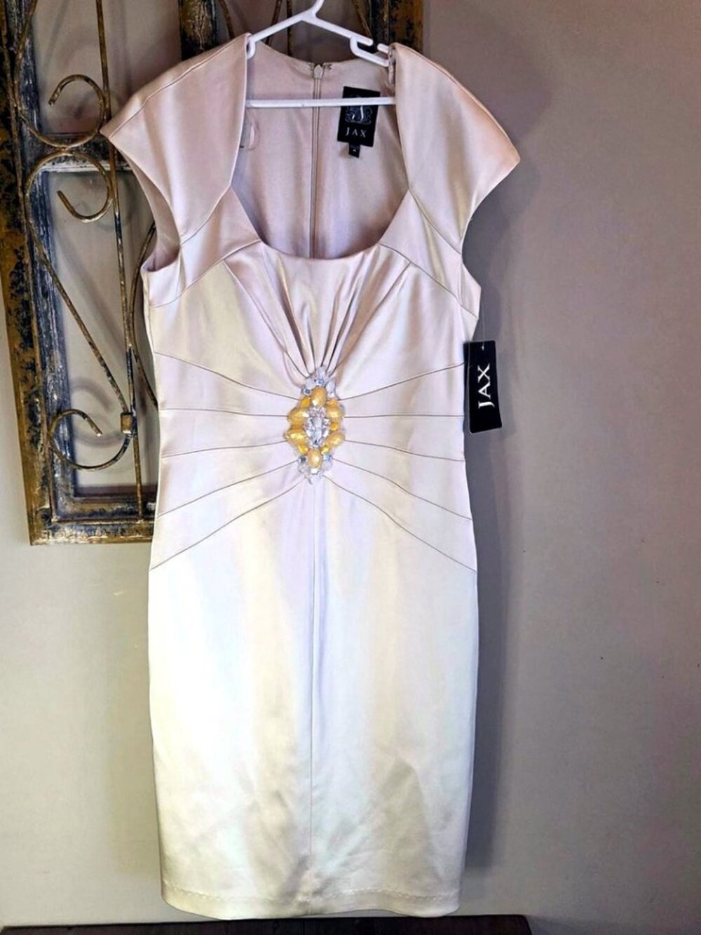 JAX Beaded Neckline Sheath Dress Cream Ivory Cap Sleeve Size 6